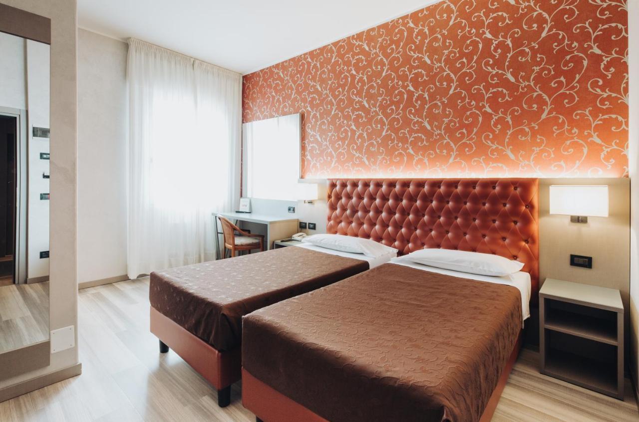 Hotel Alan Anzola dell'Emilia Bagian luar foto