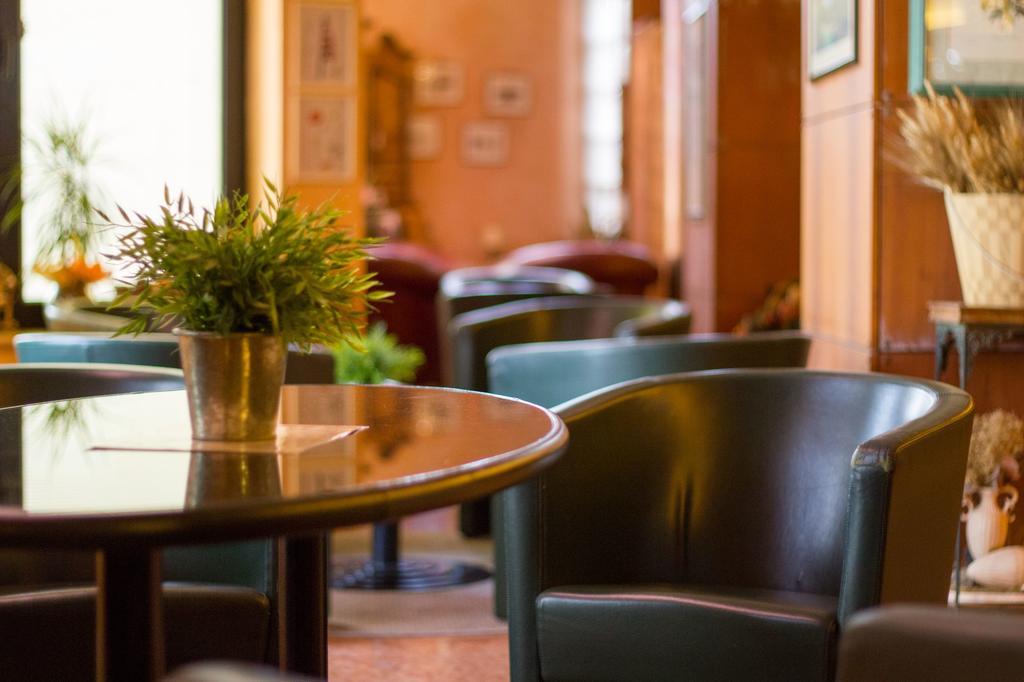 Hotel Alan Anzola dell'Emilia Bagian luar foto